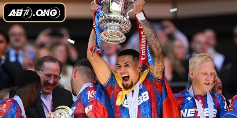 Cảm Xúc Vỡ Òa: Crystal Palace Nâng Cúp FA Dưới Ánh Sáng Thương Hiệu NET88 9 Cảm Xúc Vỡ Òa: Crystal Palace Nâng Cúp FA Dưới Ánh Sáng Thương Hiệu NET88Cảm Xúc Vỡ Òa: Crystal Palace Nâng Cúp FA Dưới Ánh Sáng Thương Hiệu NET88