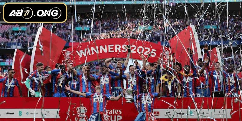Cảm Xúc Vỡ Òa: Crystal Palace Nâng Cúp FA Dưới Ánh Sáng Thương Hiệu NET88 1 Hành trình kỳ diệu đến đỉnh cao chiến thắng
