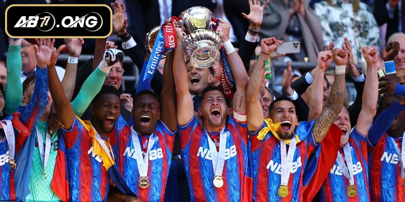 Cảm Xúc Vỡ Òa: Crystal Palace Nâng Cúp FA Dưới Ánh Sáng Thương Hiệu NET88 2 Sự đồng hành chiến lược